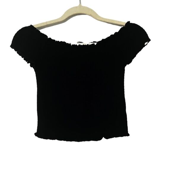 Brandy Melville Charlene Off the Shoulder Smocked Off Top One Size - Picture 2 of 7